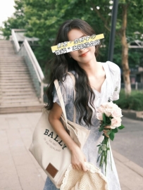 👩‍🦰名前： 比奈 結愛（ひな ゆあ） 162cm／46kg／22歳／Cカップ