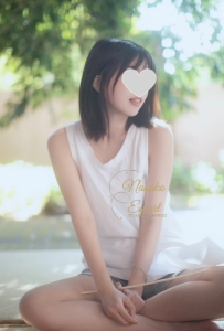 フィフィ 163cm / 49kg / Eカップ / 24歳