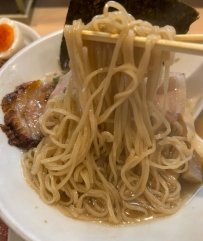 哈哈哈 人對食物真的很執著 🍜